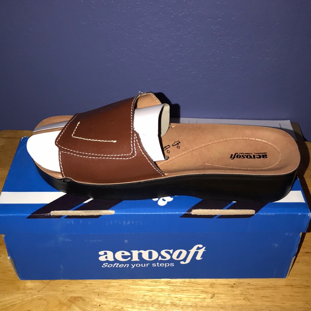 Shoe